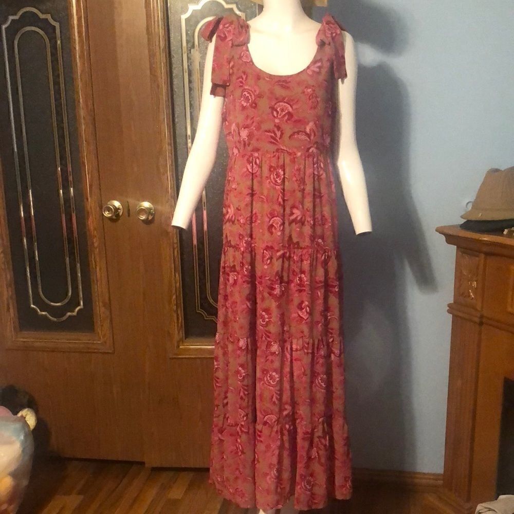 Entro Sleeveless Dress